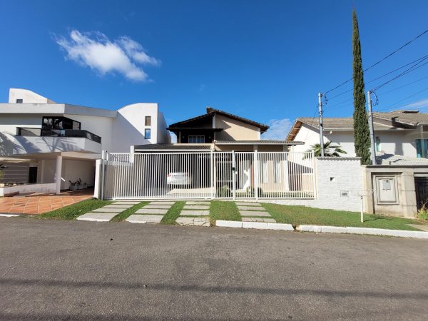 Excelente casa Condomínio Portal da Torre 5 quartos com 2 suítes