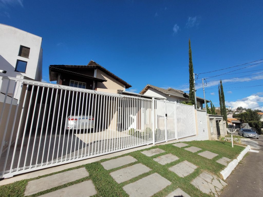 Excelente casa Condomínio Portal da Torre 5 quartos com 2 suítes Excelente casa Condomínio Portal da Torre 5 quartos com 2 suítes