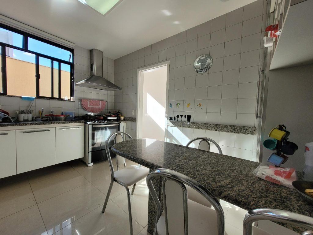 Excelente casa Condomínio Portal da Torre 5 quartos com 2 suítes Excelente casa Condomínio Portal da Torre 5 quartos com 2 suítes